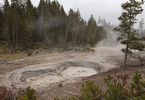 mud volcano area yellowstone